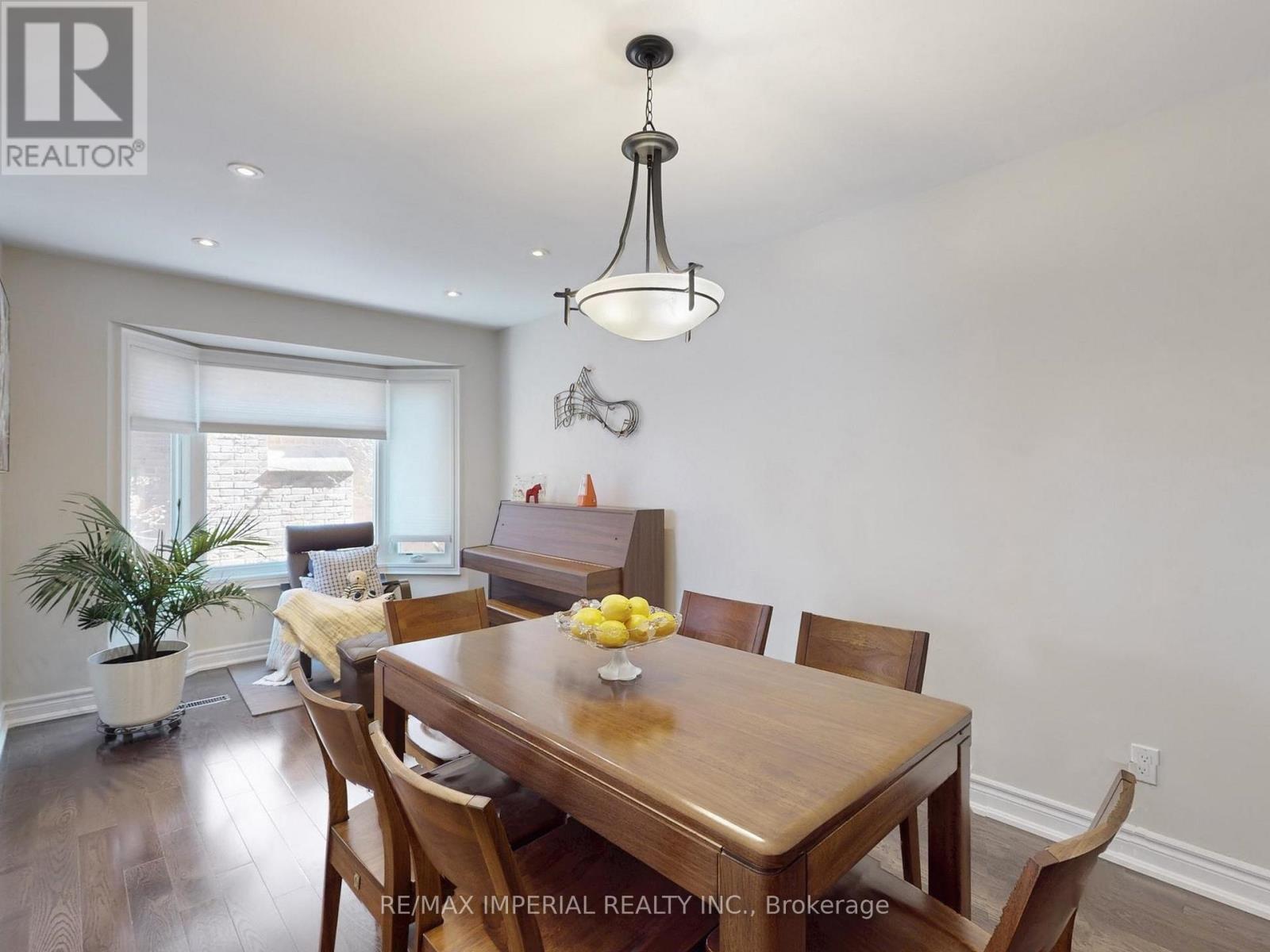 140 Romain Crescent, Oakville (Cp College Park), Ontario  L6H 5A6 - Photo 7 - W13045476