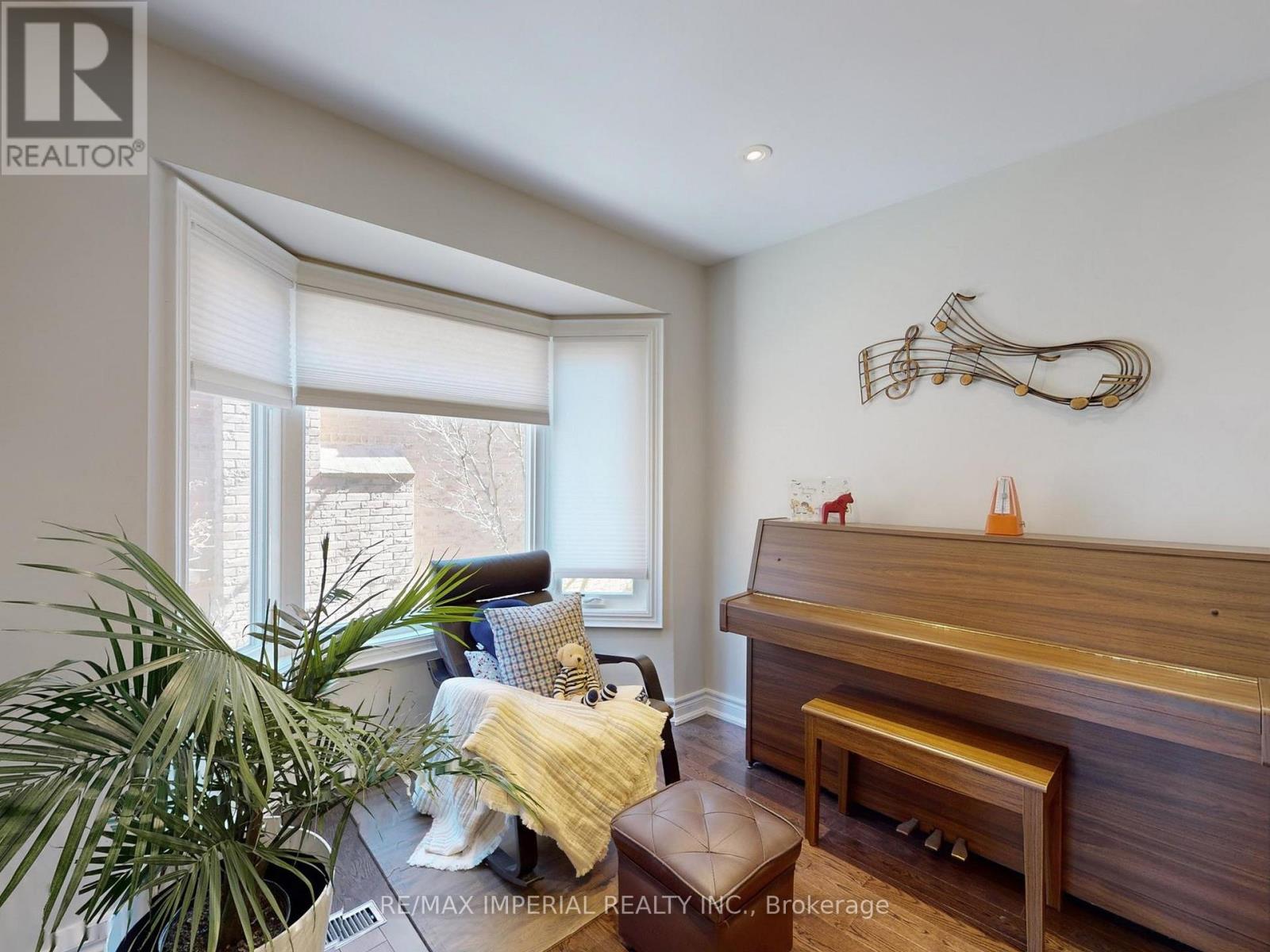 140 Romain Crescent, Oakville (Cp College Park), Ontario  L6H 5A6 - Photo 8 - W13045476