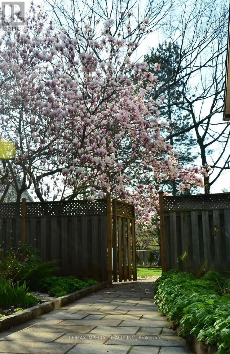 140 Romain Crescent, Oakville, Ontario  L6H 5A6 - Photo 43 - W13045476