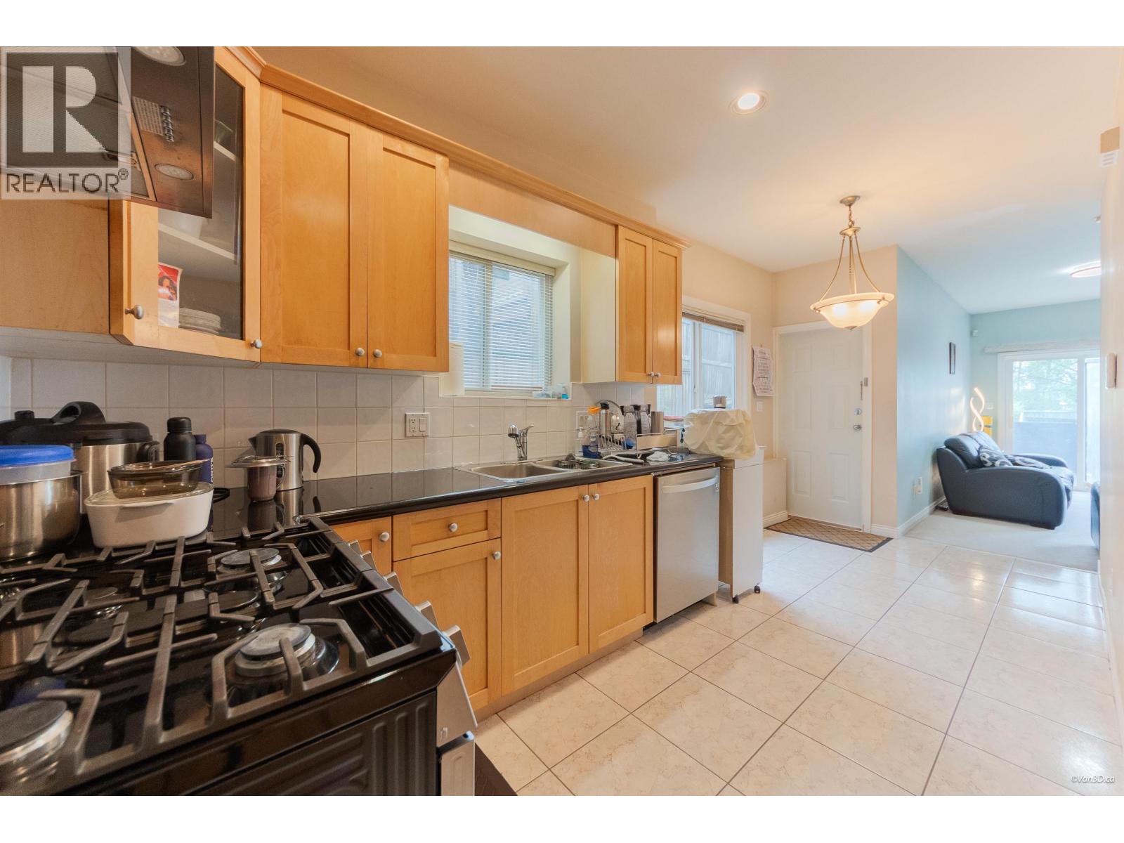 4191 Dominion Street, Burnaby, British Columbia  V5G 1C5 - Photo 9 - R3115337