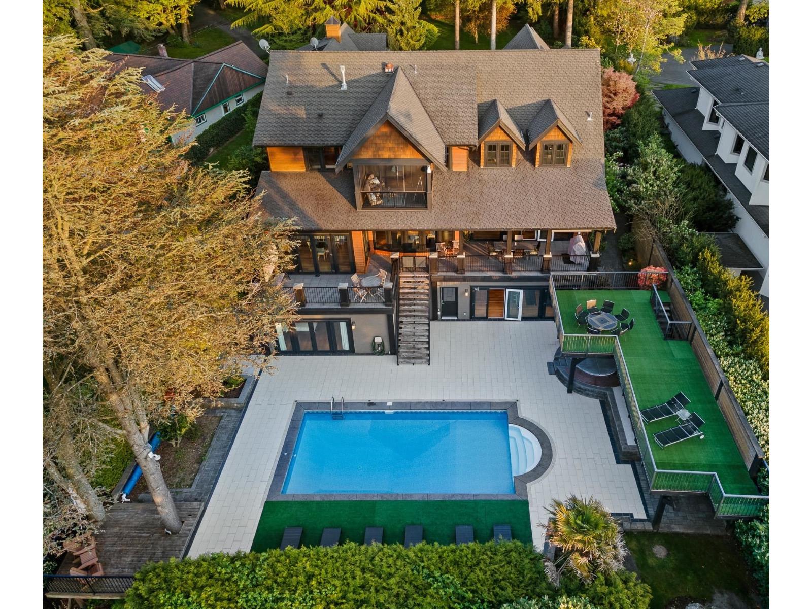 2737 CRESCENT DRIVE, Surrey, British Columbia