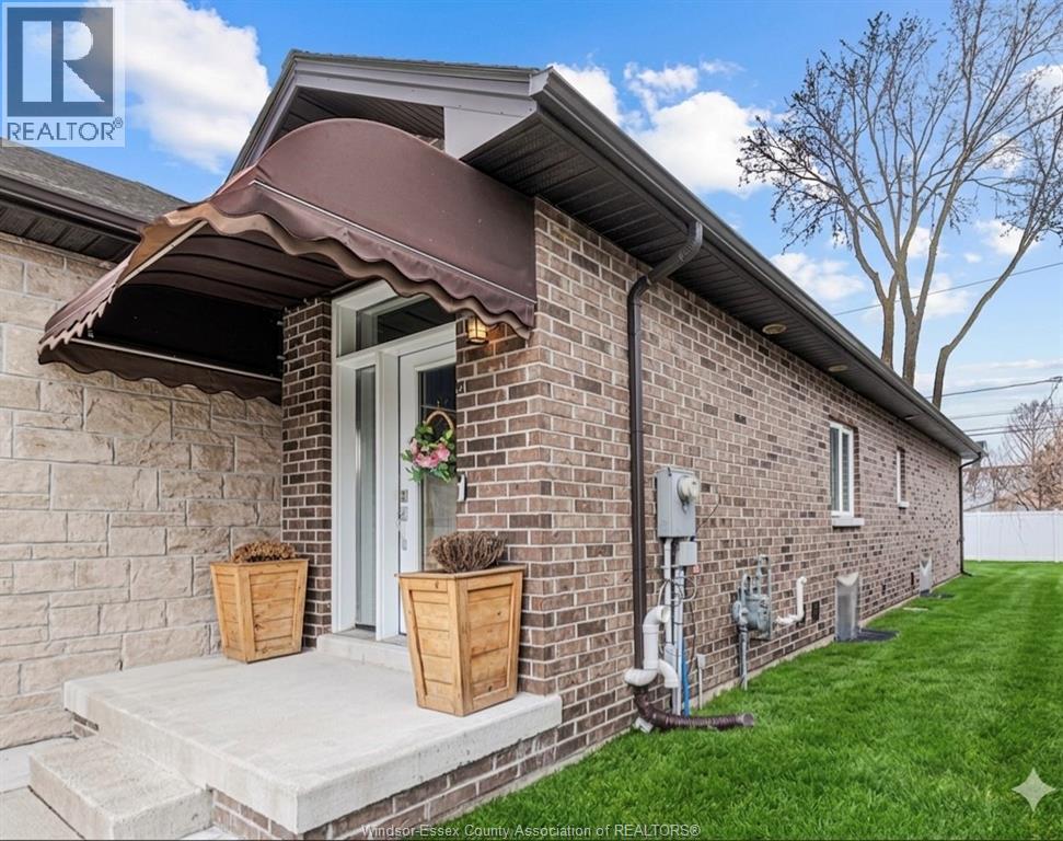 2554 Olive, Windsor, Ontario  N8T 0B1 - Photo 2 - 26007011