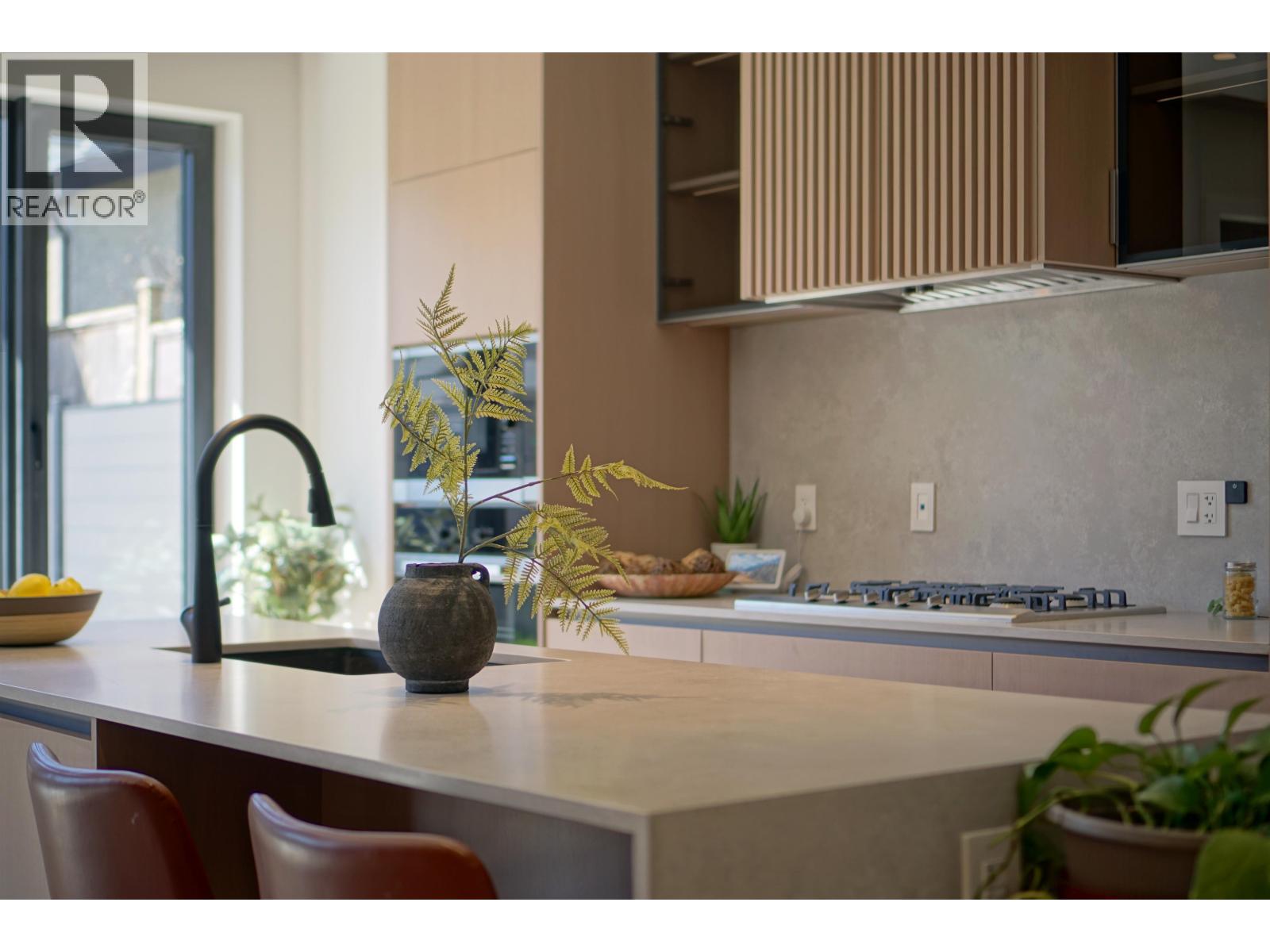 2 3460 W 14th Avenue, Vancouver, British Columbia  V6R 2W1 - Photo 8 - R3087842