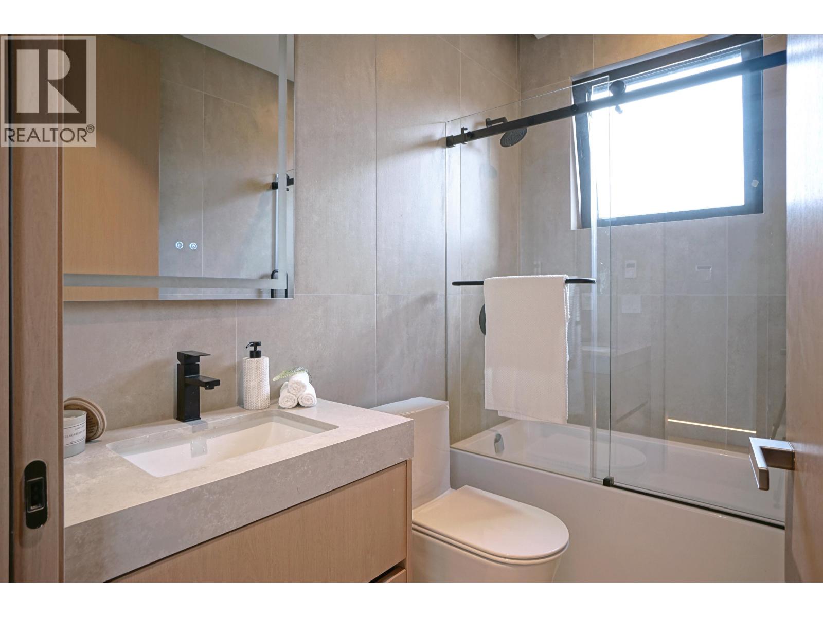 2 3460 W 14th Avenue, Vancouver, British Columbia  V6R 2W1 - Photo 13 - R3087842