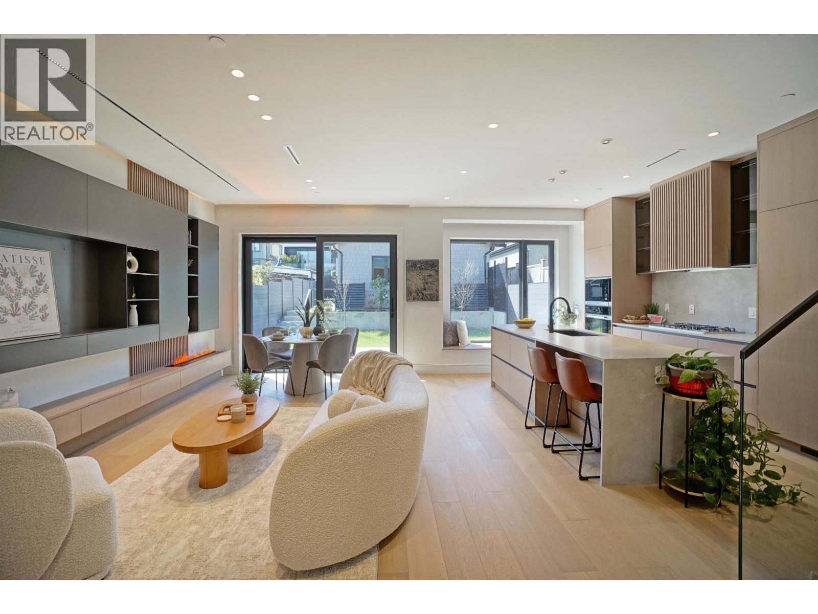 2 3460 W 14th Avenue, Vancouver, British Columbia  V6R 2W1 - Photo 2 - R3087842