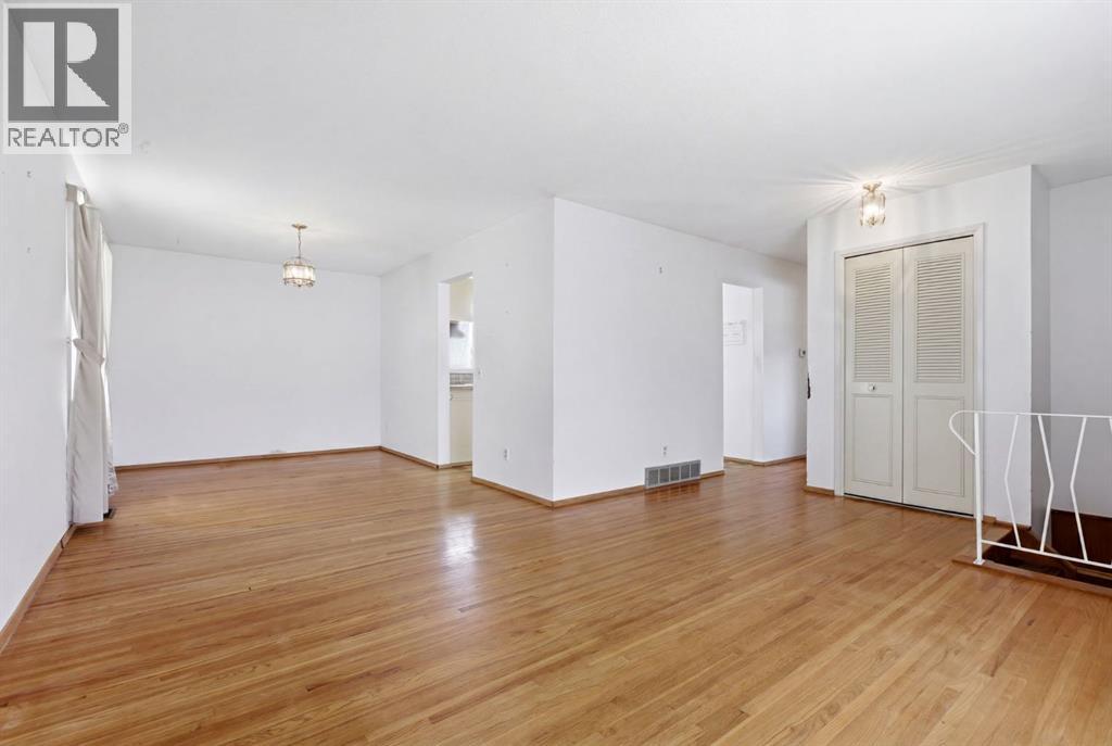 5044 Norris Road Nw, Calgary, Alberta  T2K 2P9 - Photo 9 - A2305129