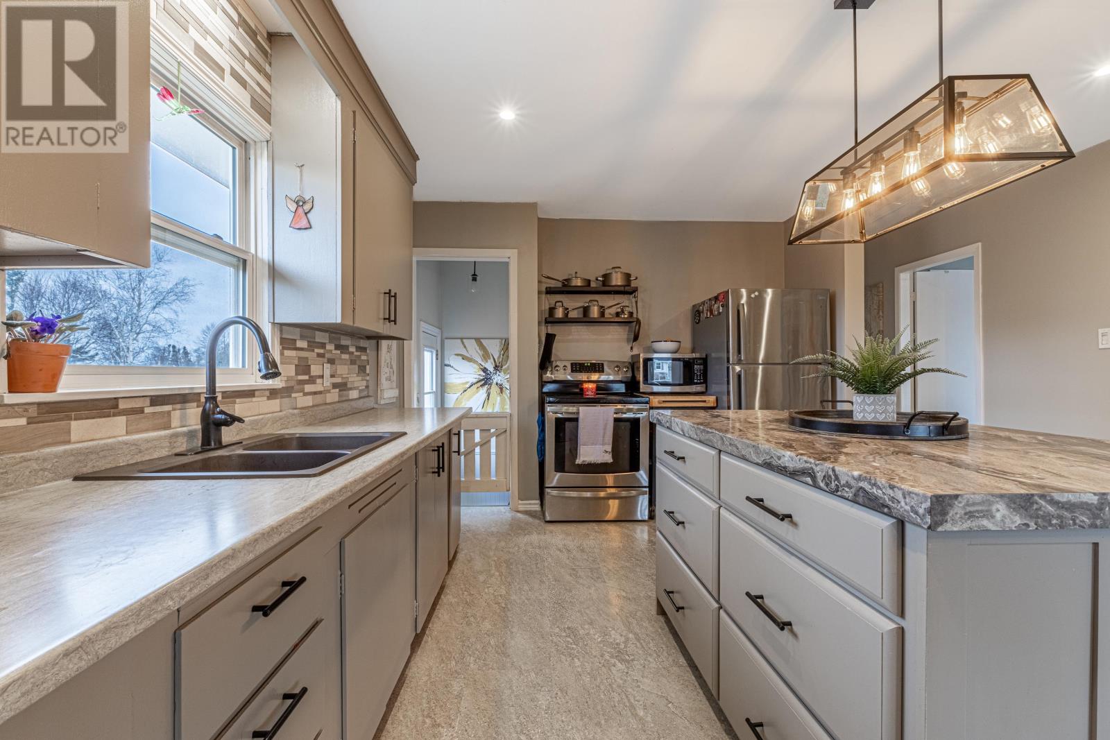 68 Meadowbank Road, Cornwall, Prince Edward Island  C0A 1H0 - Photo 13 - 202600889