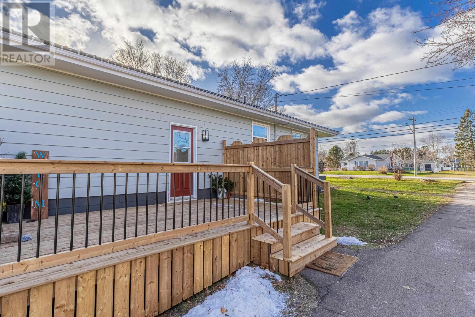 68 Meadowbank Road, Cornwall, Prince Edward Island  C0A 1H0 - Photo 4 - 202600889