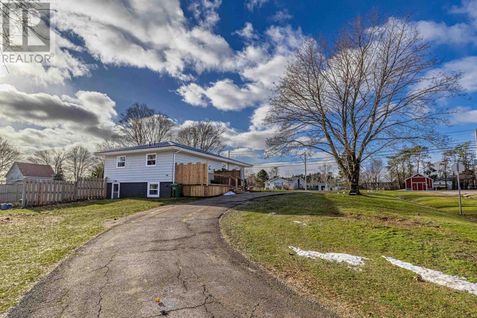 68 Meadowbank Road, Cornwall, Prince Edward Island  C0A 1H0 - Photo 6 - 202600889