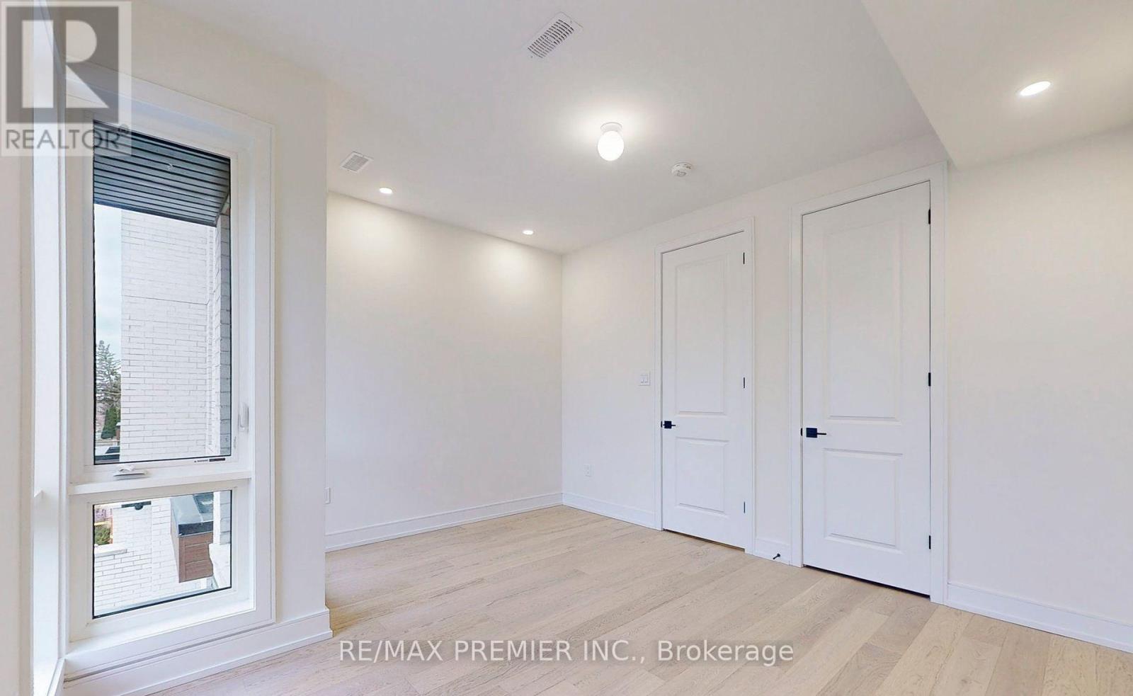 208 Mcroberts Avenue, Toronto, Ontario  M6E 4P5 - Photo 25 - W13044976