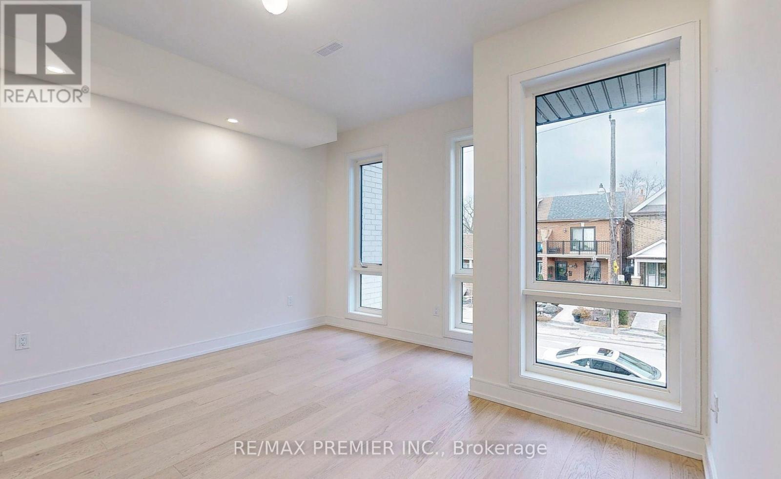 208 Mcroberts Avenue, Toronto, Ontario  M6E 4P5 - Photo 24 - W13044976