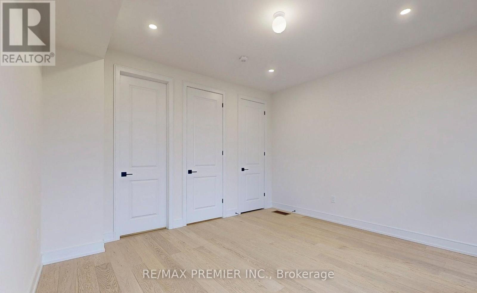 208 Mcroberts Avenue, Toronto, Ontario  M6E 4P5 - Photo 21 - W13044976