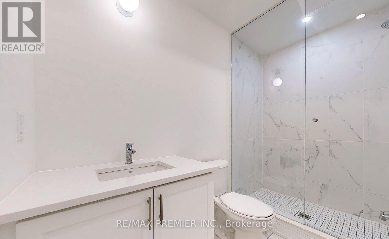 208 Mcroberts Avenue, Toronto, Ontario  M6E 4P5 - Photo 26 - W13044976