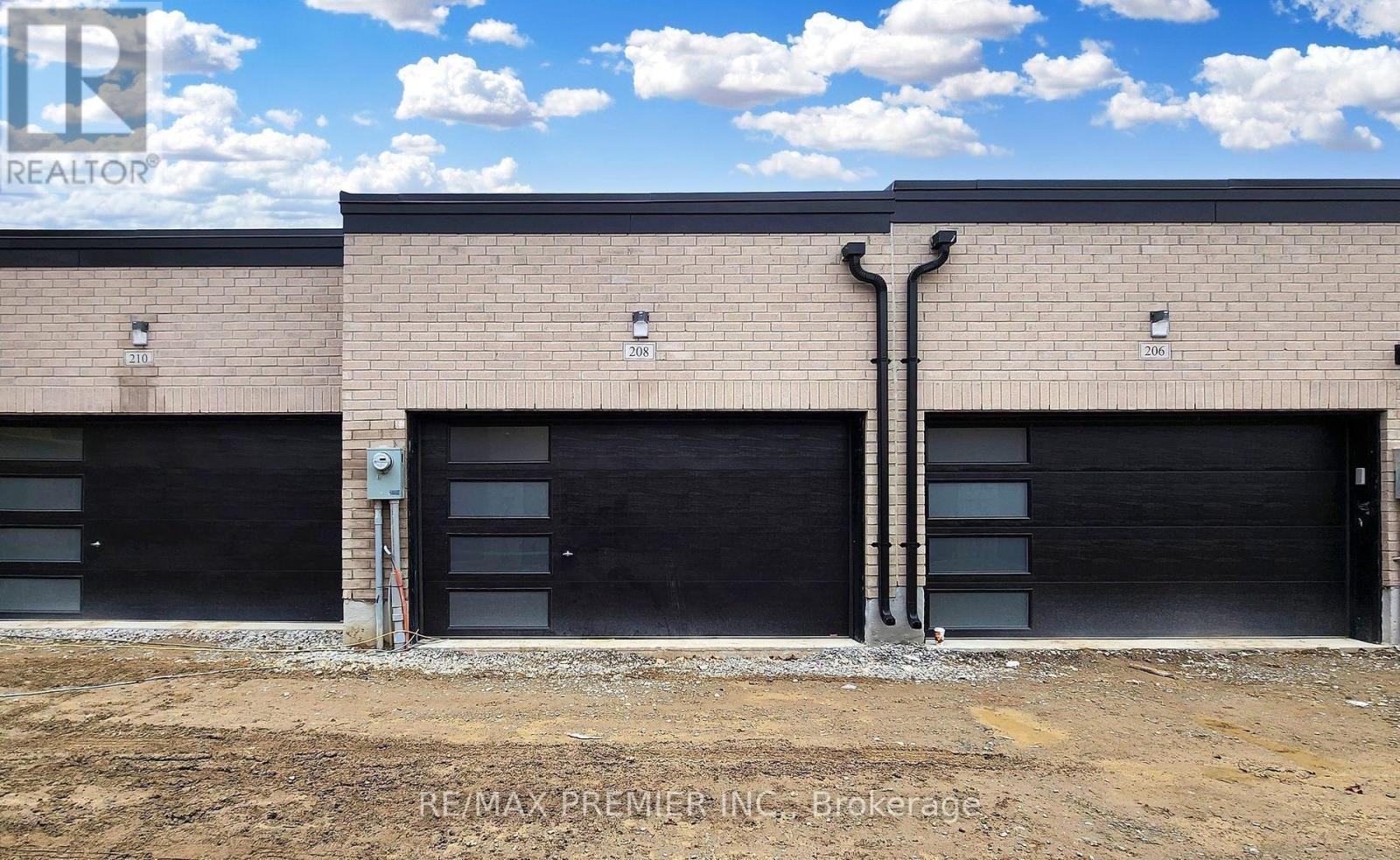 208 Mcroberts Avenue, Toronto, Ontario  M6E 4P5 - Photo 35 - W13044976