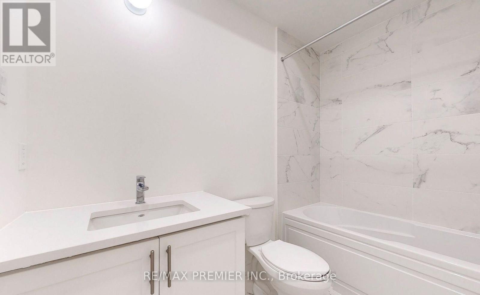 208 Mcroberts Avenue, Toronto, Ontario  M6E 4P5 - Photo 22 - W13044976