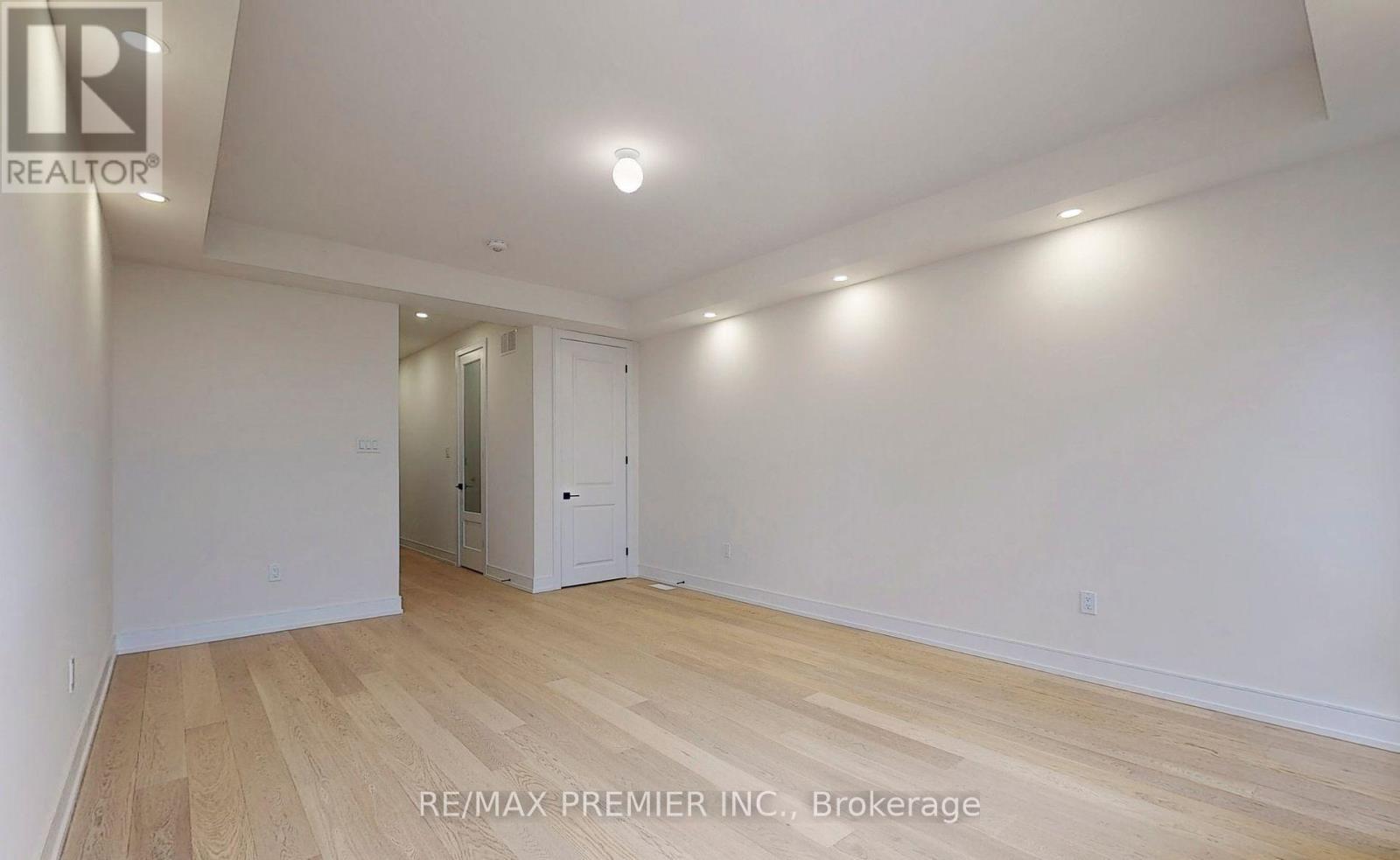 208 Mcroberts Avenue, Toronto, Ontario  M6E 4P5 - Photo 31 - W13044976