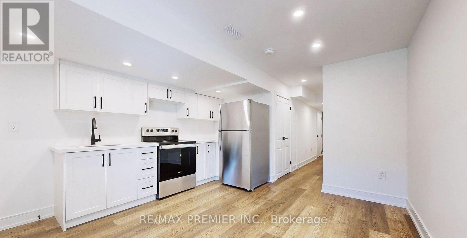 Lower - 208 Mcroberts Avenue W, Toronto, Ontario  M6E 4P5 - Photo 5 - W13044448