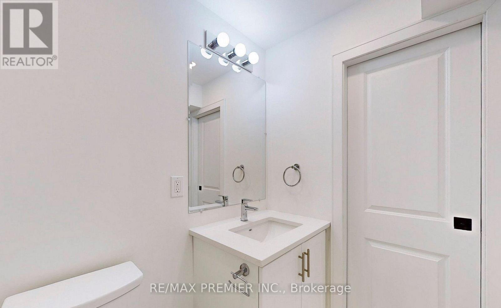 Lower - 208 Mcroberts Avenue W, Toronto, Ontario  M6E 4P5 - Photo 11 - W13044448