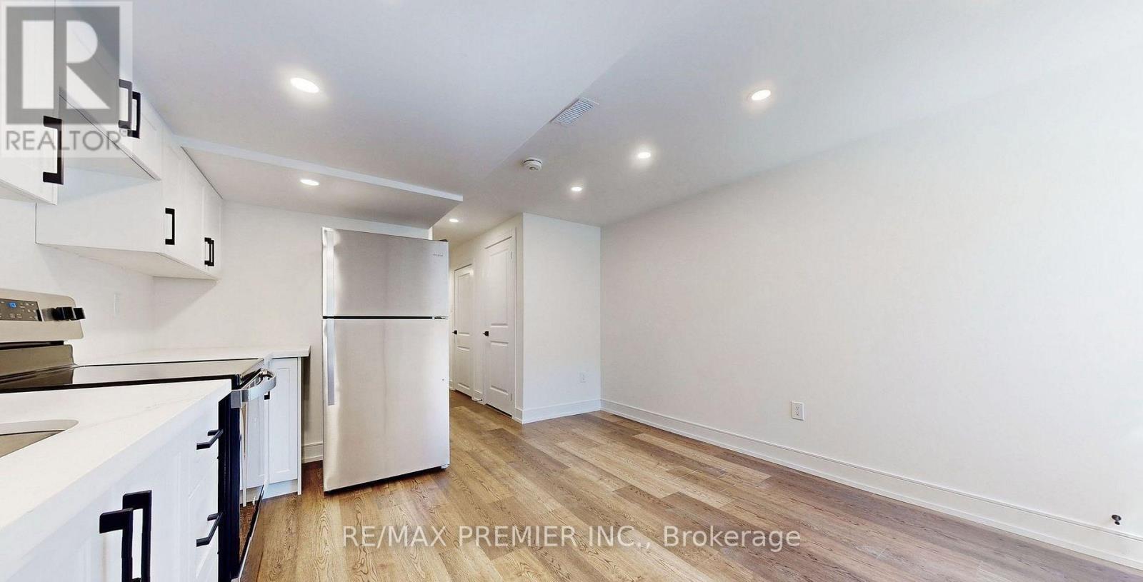 Lower - 208 Mcroberts Avenue W, Toronto, Ontario  M6E 4P5 - Photo 7 - W13044448