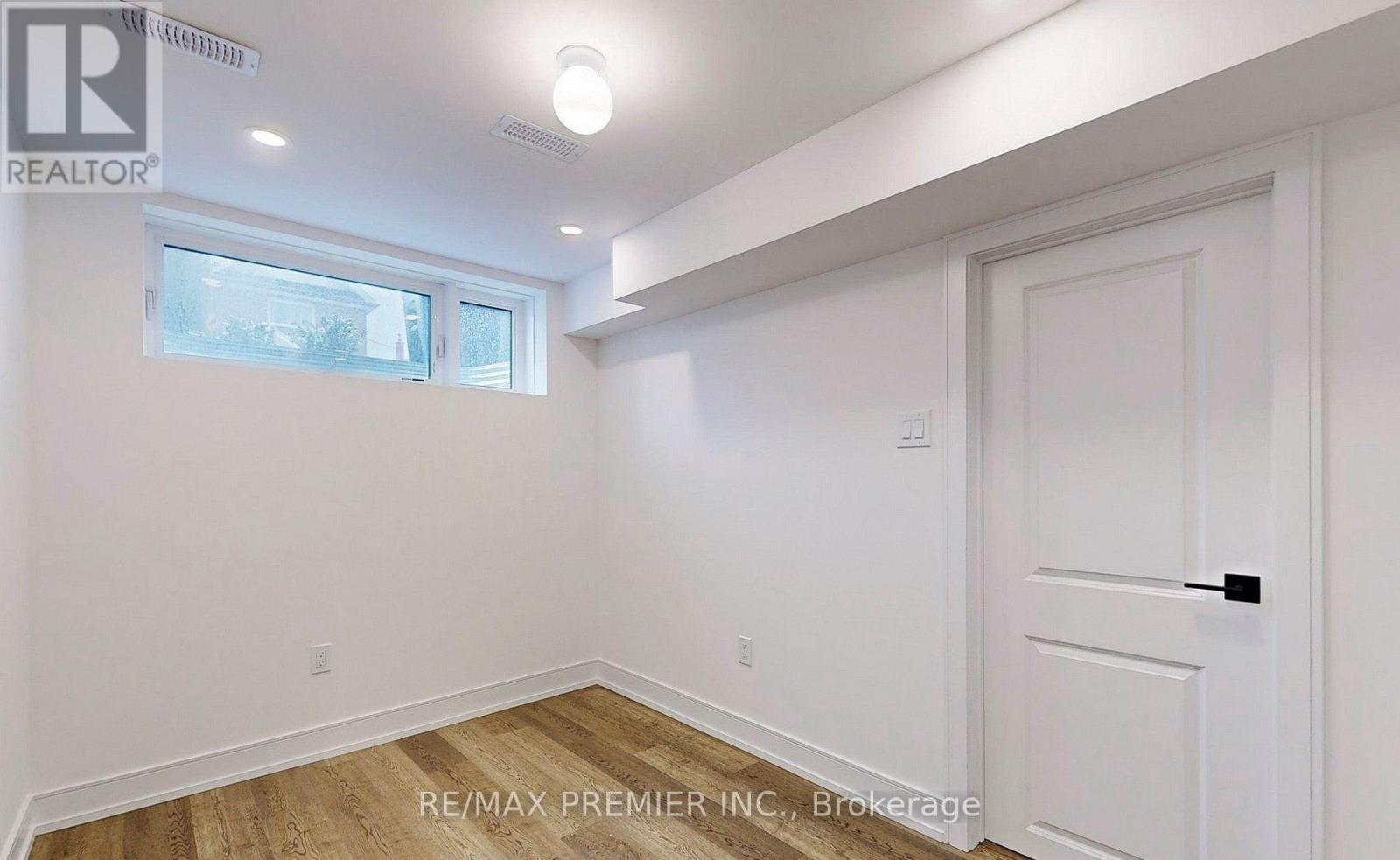 Lower - 208 Mcroberts Avenue W, Toronto, Ontario  M6E 4P5 - Photo 17 - W13044448