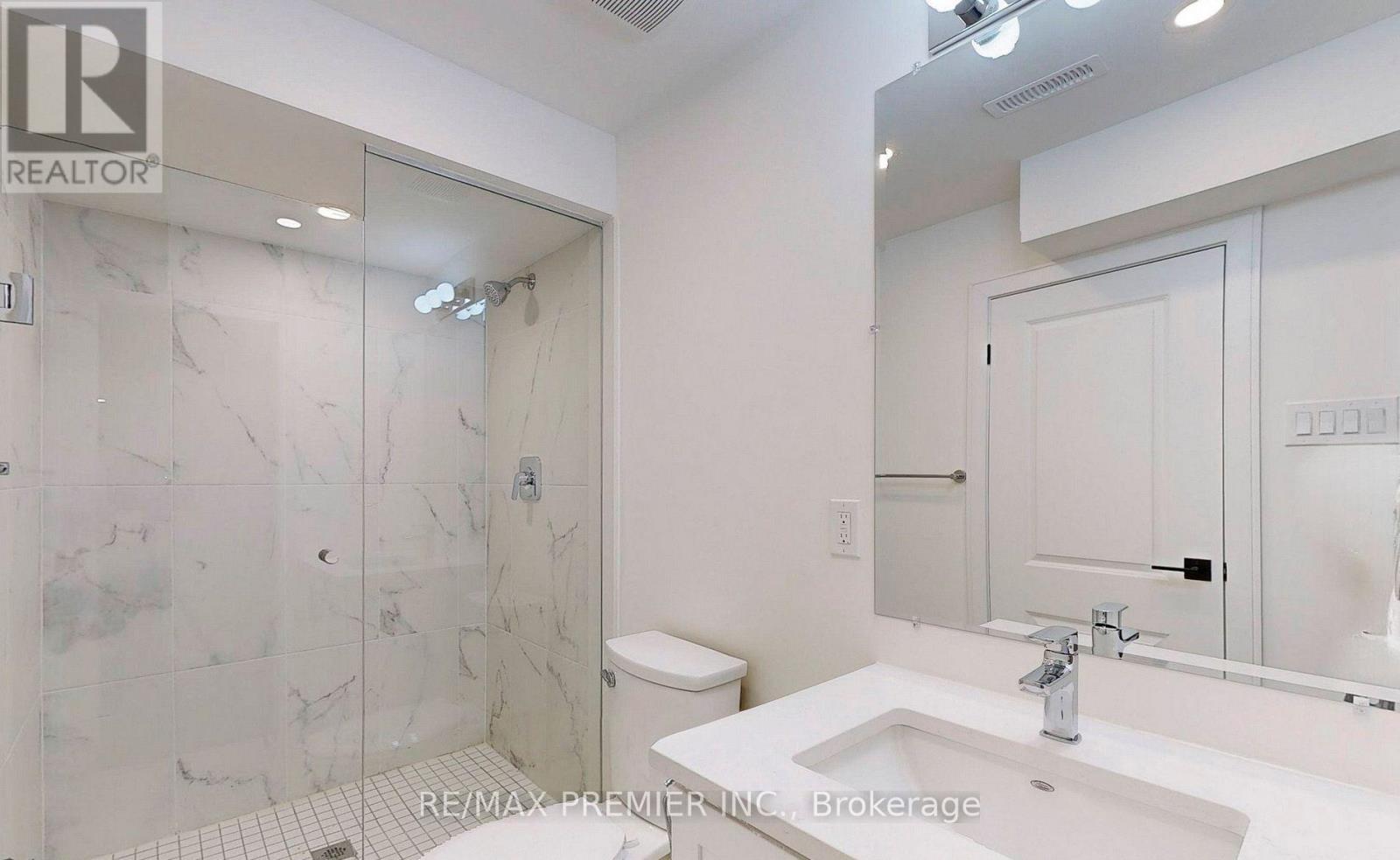 Lower - 208 Mcroberts Avenue W, Toronto, Ontario  M6E 4P5 - Photo 12 - W13044448