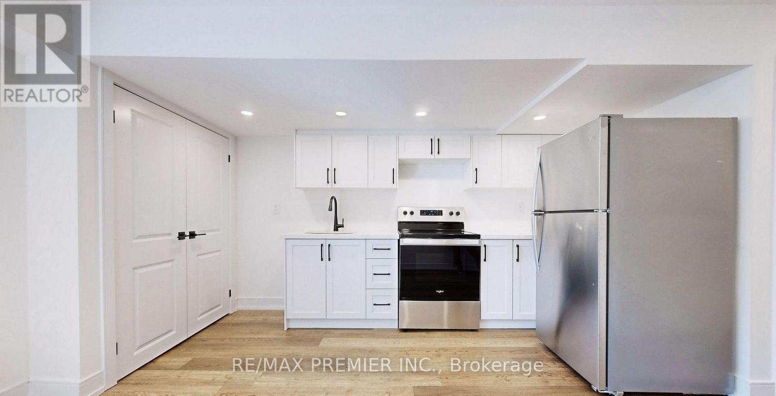 Lower - 208 Mcroberts Avenue W, Toronto, Ontario  M6E 4P5 - Photo 6 - W13044448