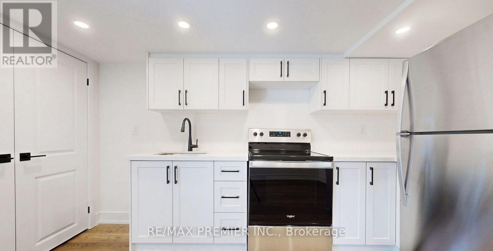 Lower - 208 Mcroberts Avenue W, Toronto, Ontario  M6E 4P5 - Photo 4 - W13044448