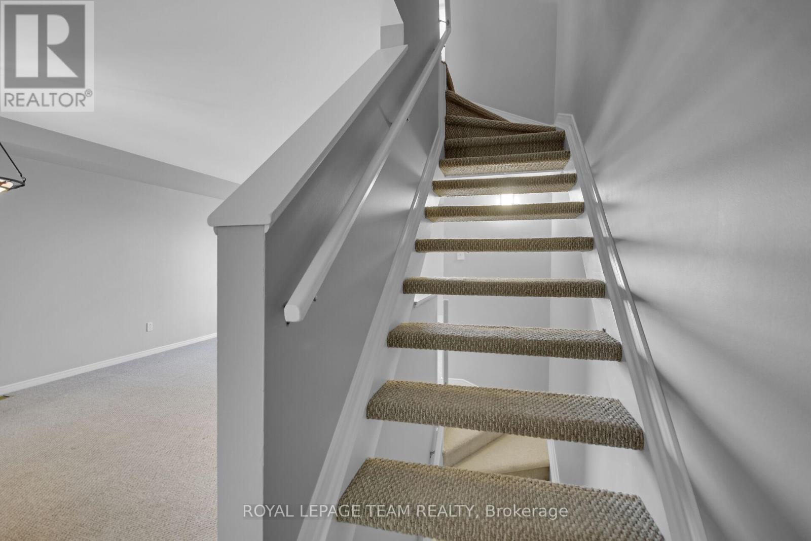 89 Thornbury Crescent, Ottawa, Ontario  K2G 6C4 - Photo 14 - X12947484