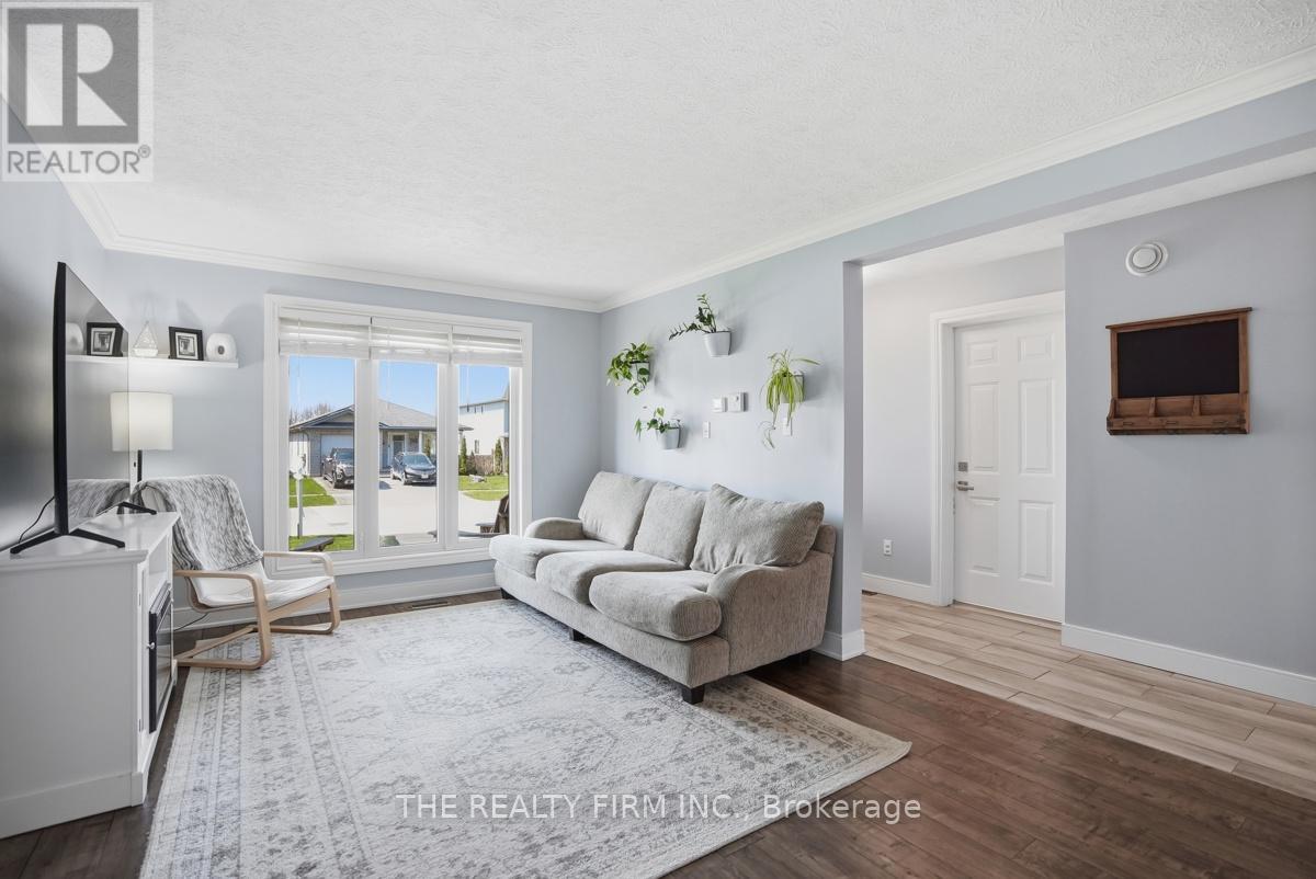 26 Rossiter Road, Ingersoll, Ontario  N5C 4C9 - Photo 14 - X13045512