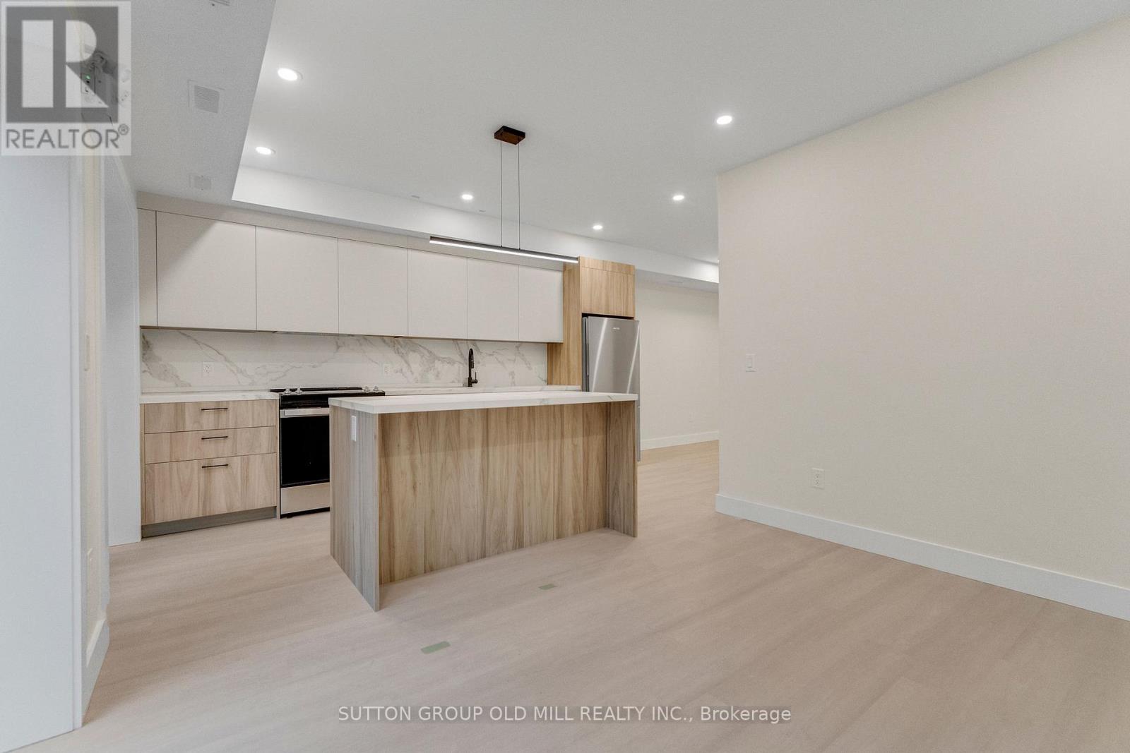 01 - 625 Harvie Avenue, Toronto, Ontario  M6E 4M4 - Photo 11 - W12701692