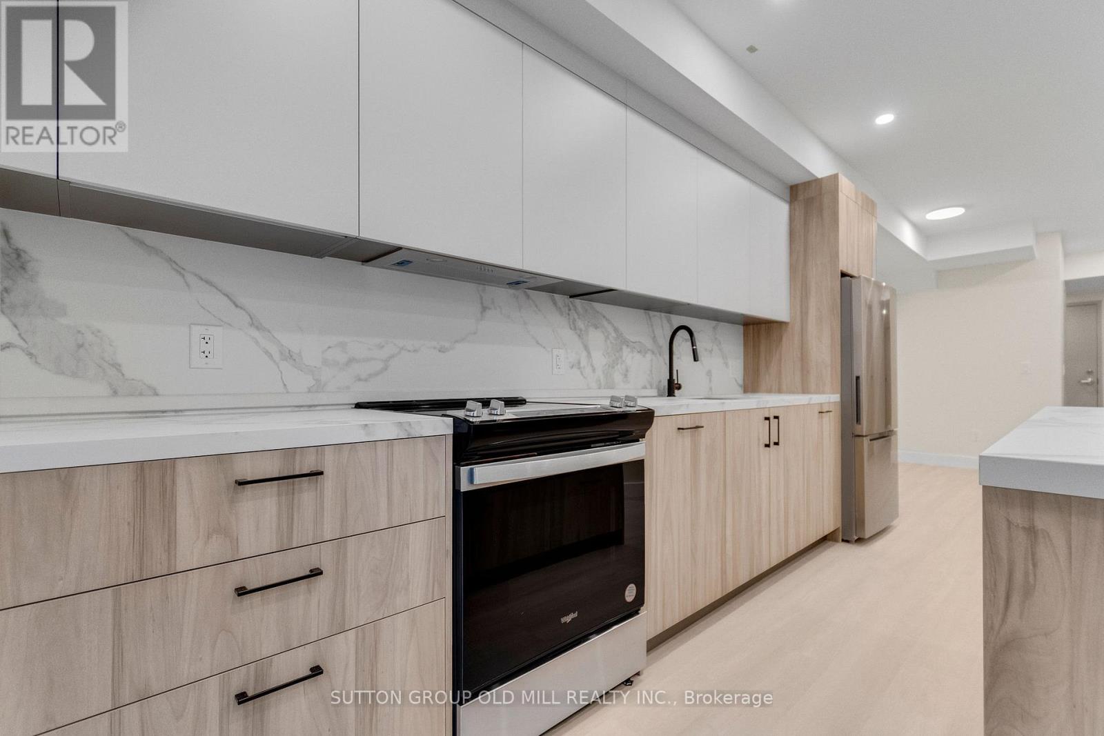 01 - 625 Harvie Avenue, Toronto, Ontario  M6E 4M4 - Photo 12 - W12701692