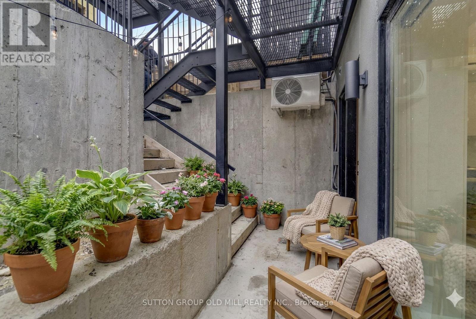 01 - 625 Harvie Avenue, Toronto, Ontario  M6E 4M4 - Photo 29 - W12701692