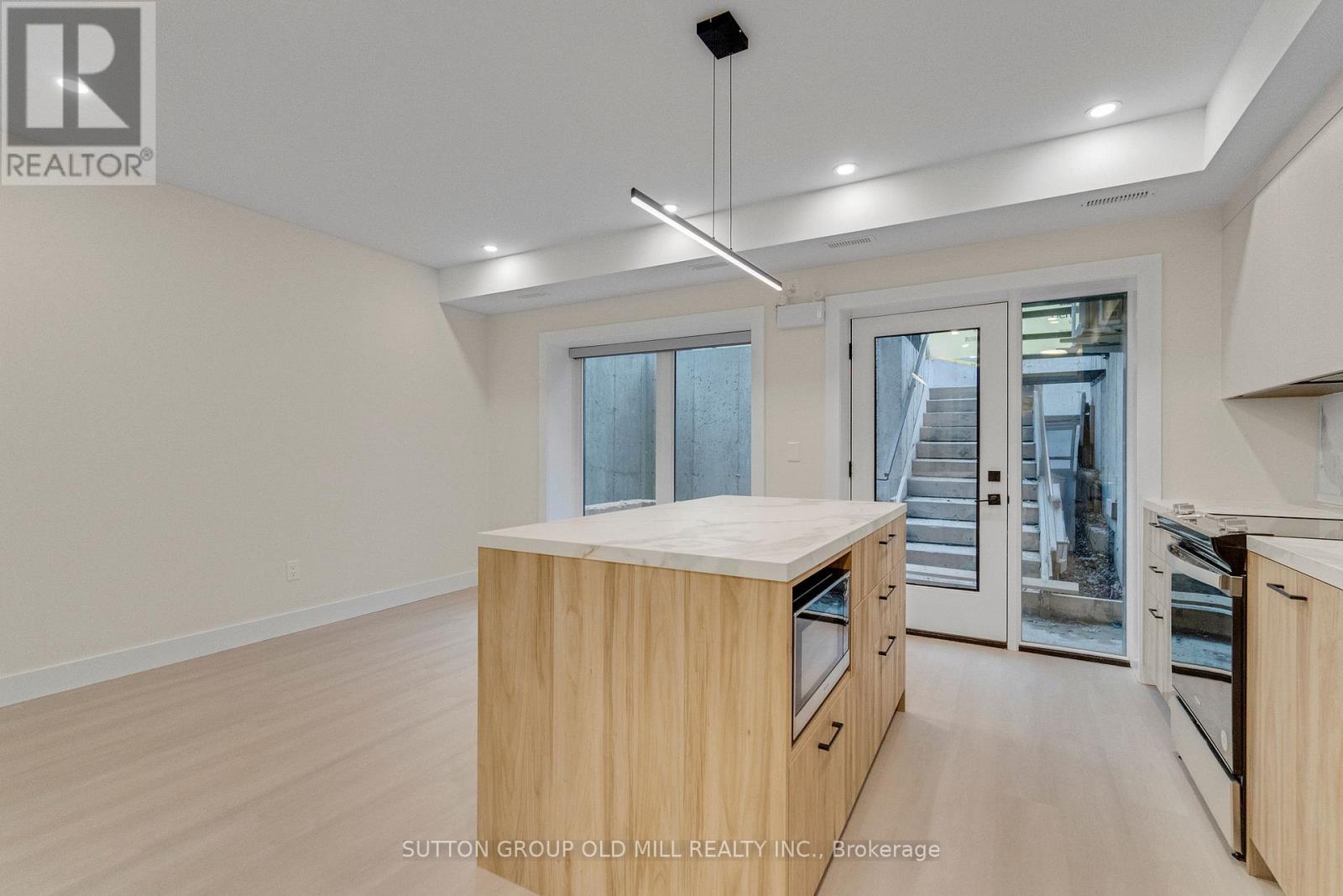 01 - 625 Harvie Avenue, Toronto, Ontario  M6E 4M4 - Photo 6 - W12701692