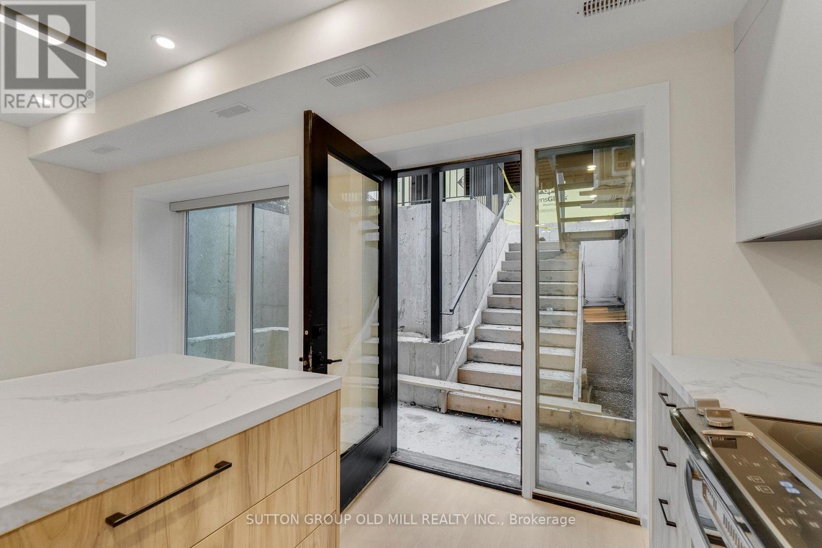 01 - 625 Harvie Avenue, Toronto, Ontario  M6E 4M4 - Photo 26 - W12701692