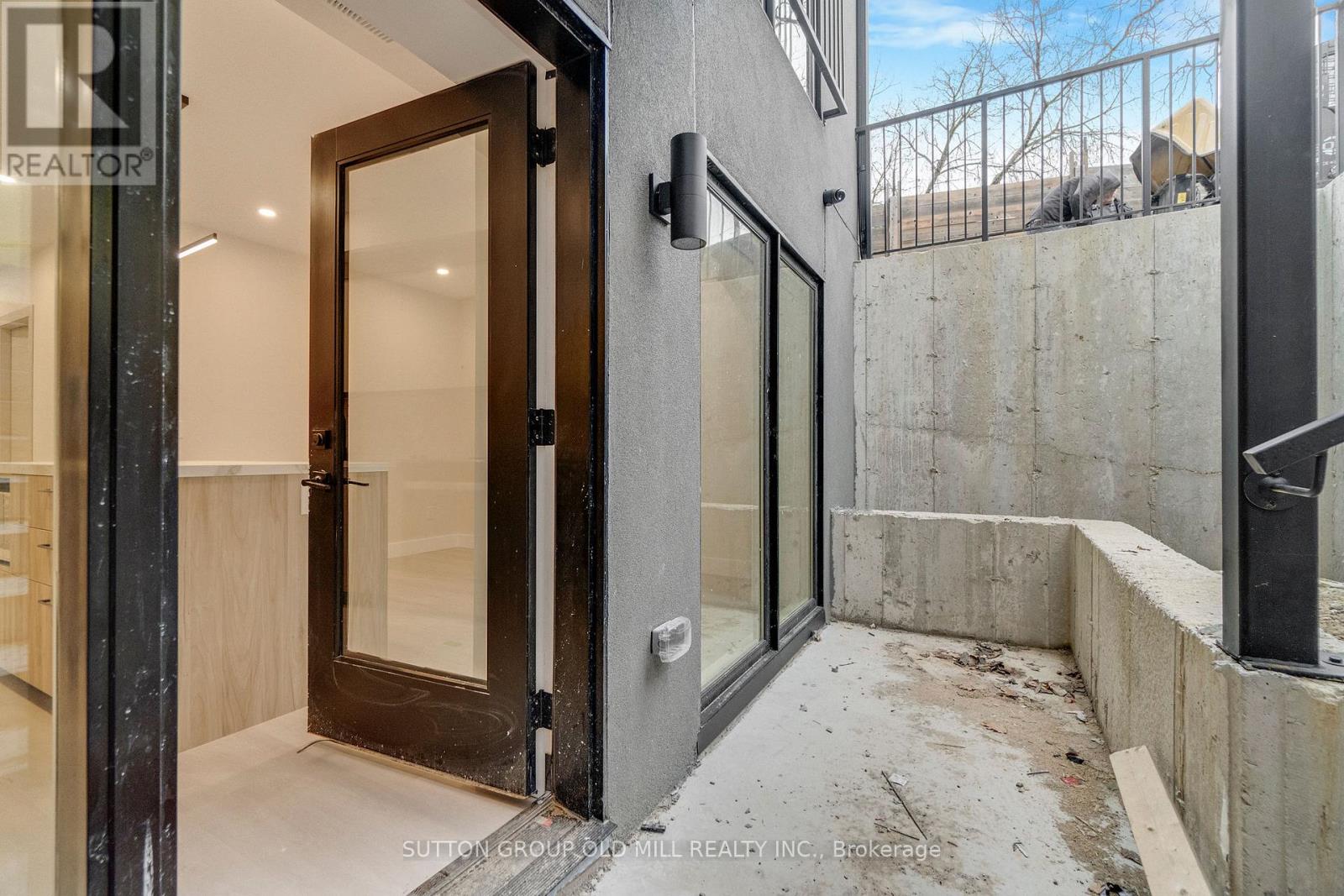 01 - 625 Harvie Avenue, Toronto, Ontario  M6E 4M4 - Photo 28 - W12701692