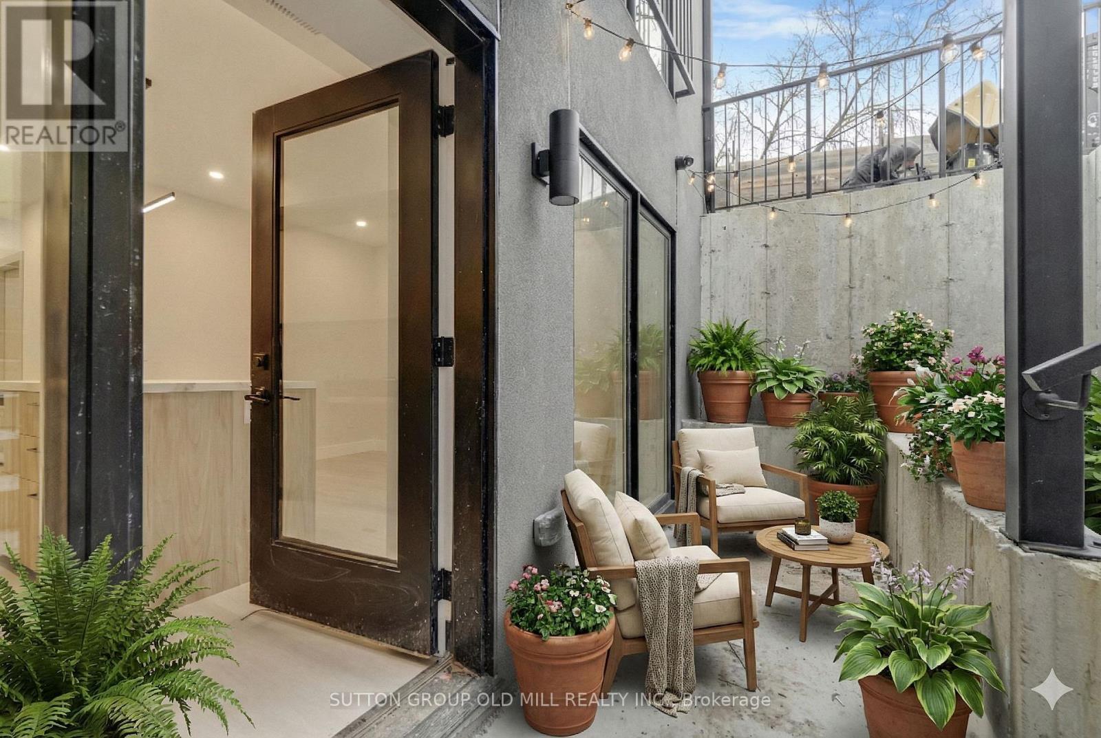 01 - 625 Harvie Avenue, Toronto, Ontario  M6E 4M4 - Photo 27 - W12701692