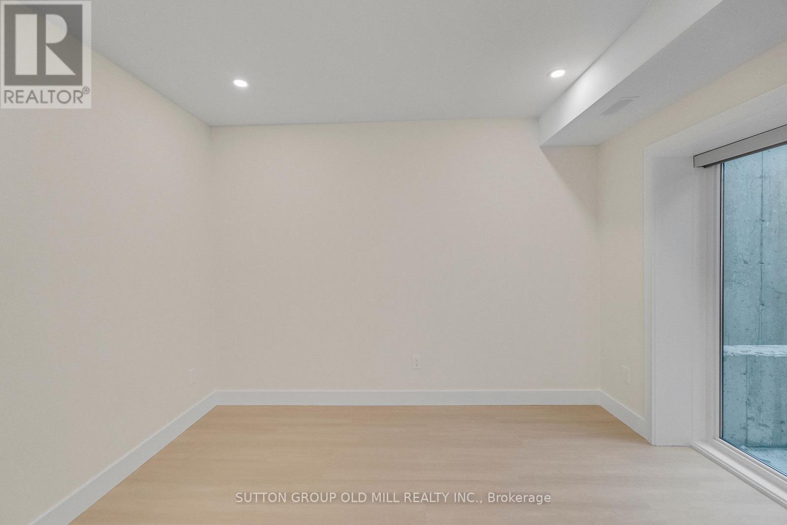 01 - 625 Harvie Avenue, Toronto, Ontario  M6E 4M4 - Photo 9 - W12701692