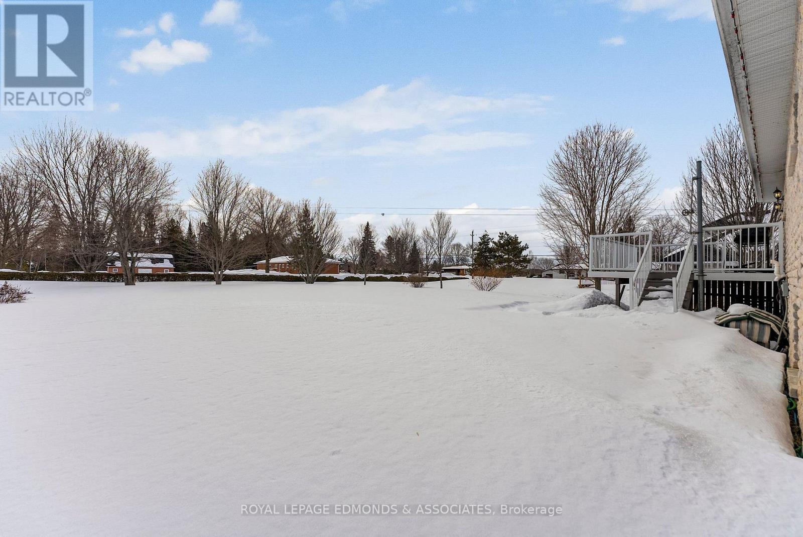 89 Rivercrest Dr. Drive, Laurentian Valley, Ontario  K8A 6W4 - Photo 8 - X12850492