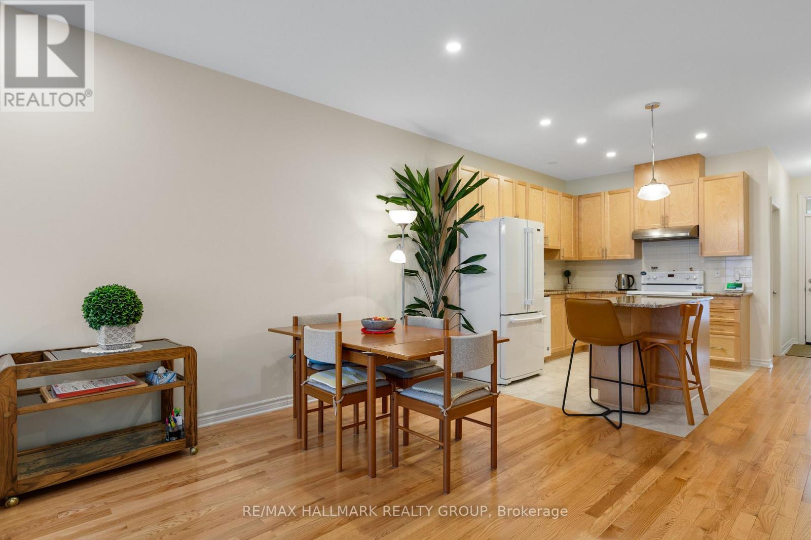 66 Kayenta Street, Ottawa, Ontario  K2S 2K7 - Photo 12 - X12722472