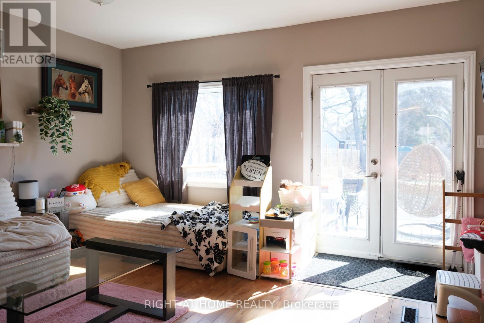 245 Harriet Street, Arnprior, Ontario  K7S 2T4 - Photo 3 - X12930970