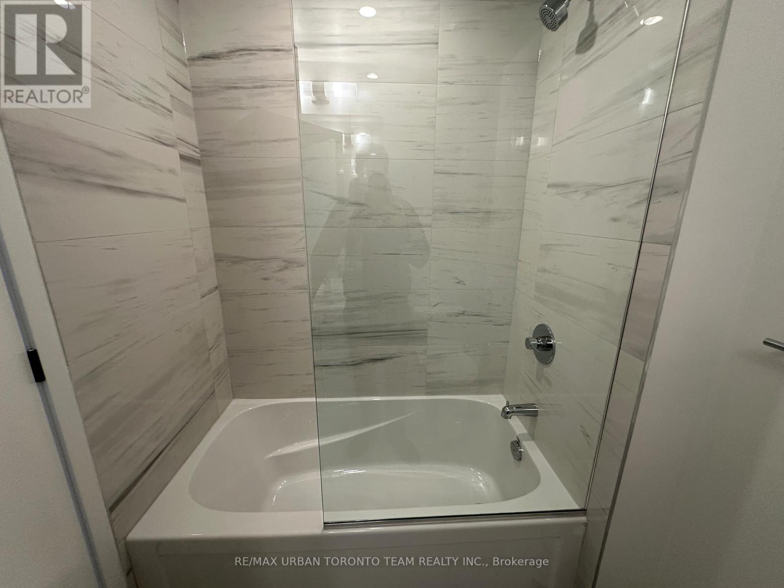 5703 - 8 Interchange Way, Vaughan, Ontario  L4K 5Z7 - Photo 12 - N13045558