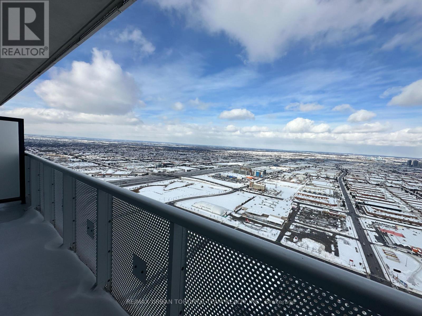 5703 - 8 Interchange Way, Vaughan, Ontario  L4K 5Z7 - Photo 2 - N13045558