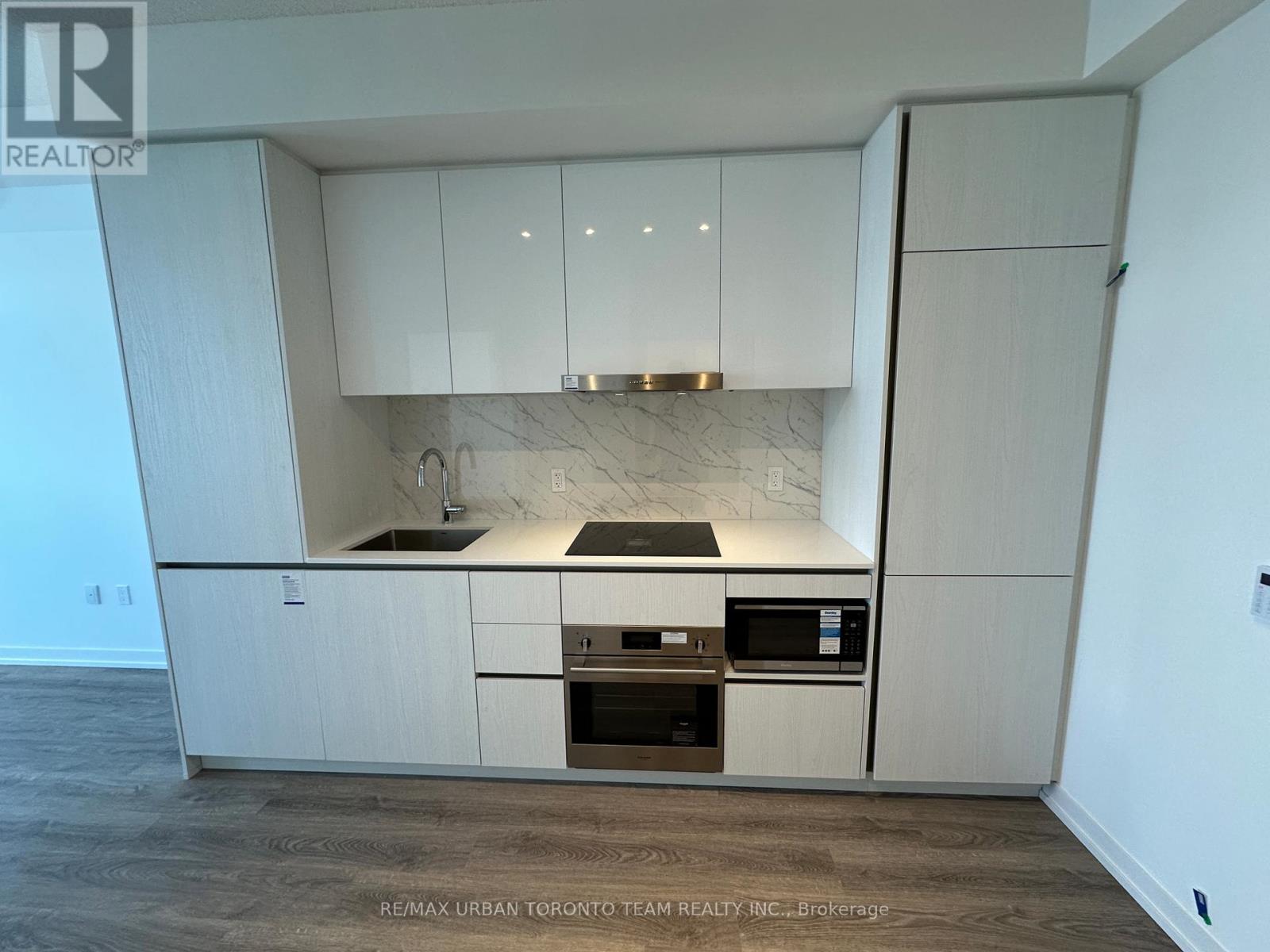 5703 - 8 Interchange Way, Vaughan, Ontario  L4K 5Z7 - Photo 4 - N13045558