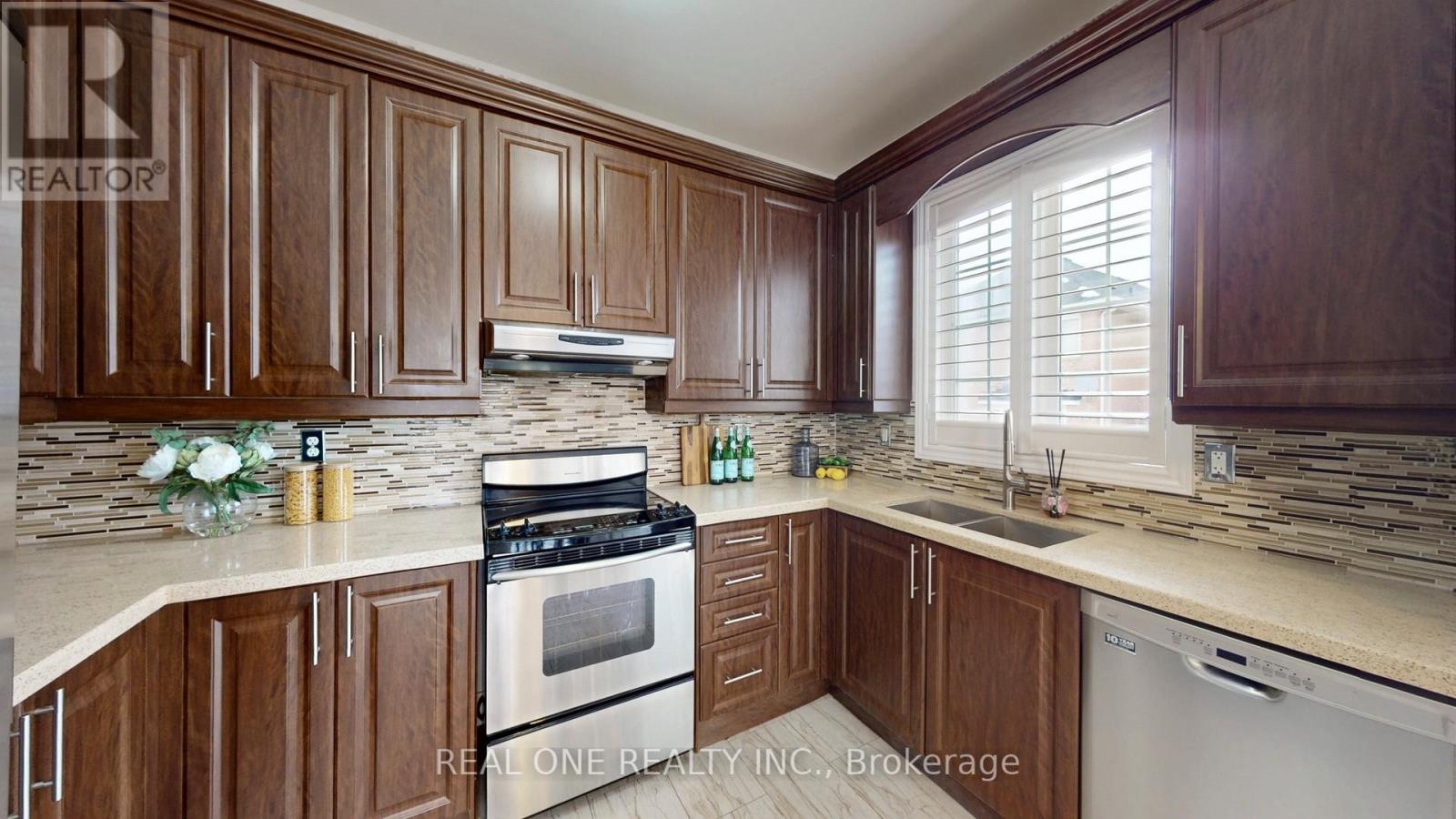 1 Kentland Street, Markham, Ontario  L6E 2A5 - Photo 17 - N13045562