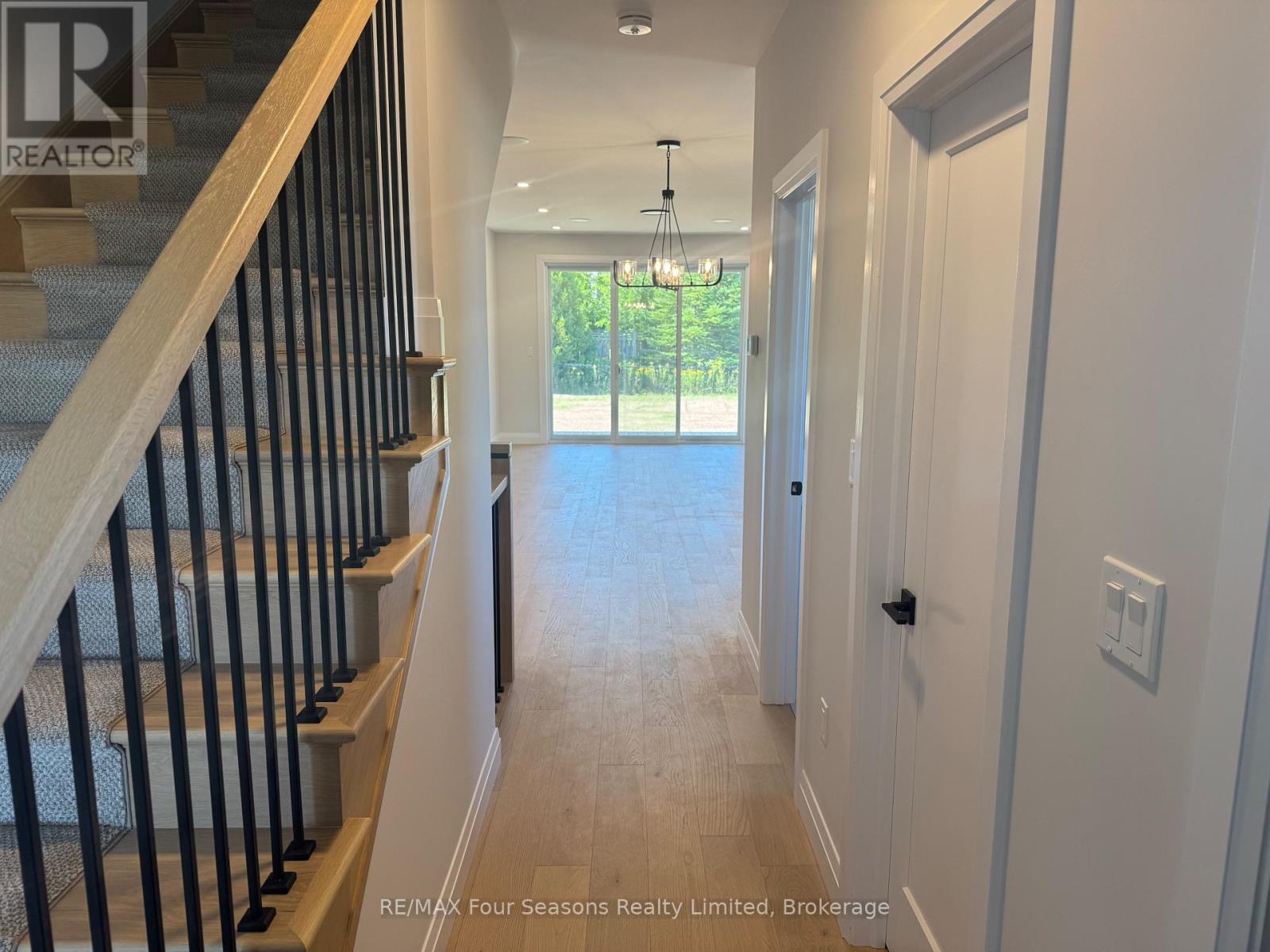 1 Boynton Court, Blue Mountains, Ontario  N0H 2P0 - Photo 5 - X12994508