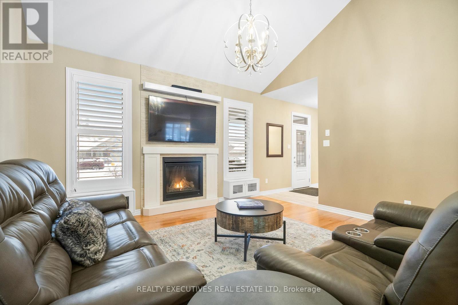 90 Magnolia Way, North Grenville, Ontario  K0G 1J0 - Photo 2 - X12709826