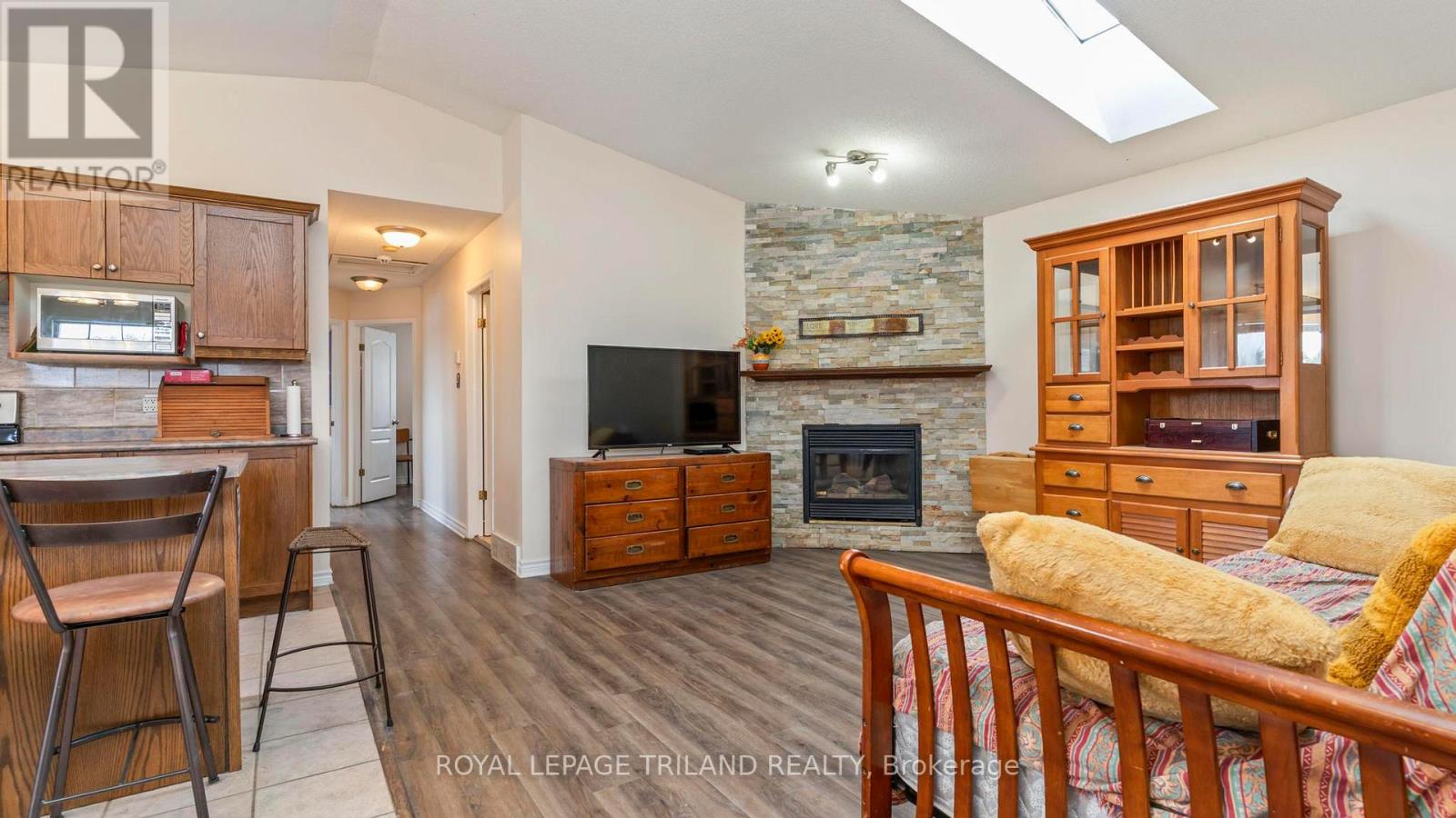 57 Simms Court, London South, Ontario  N5Z 5E7 - Photo 4 - X12900766