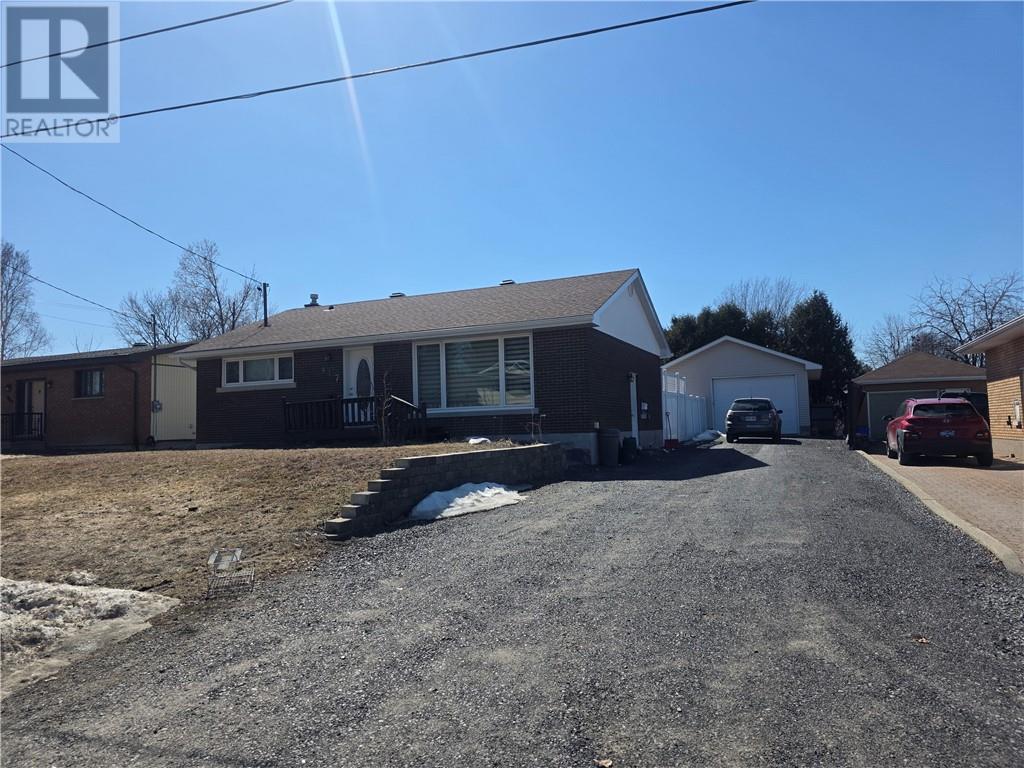 947 Vine Avenue, Sudbury, Ontario  P3A 3P8 - Photo 2 - 2127263