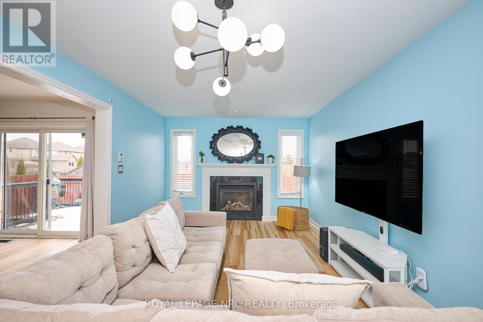 6556 Mary Drive, Niagara Falls, Ontario  L2H 0B5 - Photo 5 - X12847462