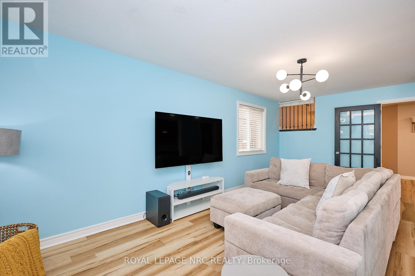 6556 Mary Drive, Niagara Falls, Ontario  L2H 0B5 - Photo 7 - X12847462